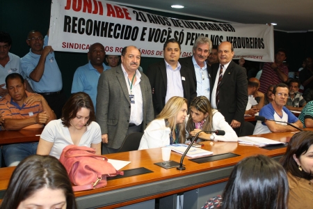 ADIADA VOTAÇÃO DE MUDANÇAS NA LEI DOS MOTORISTAS PROFISSIONAIS